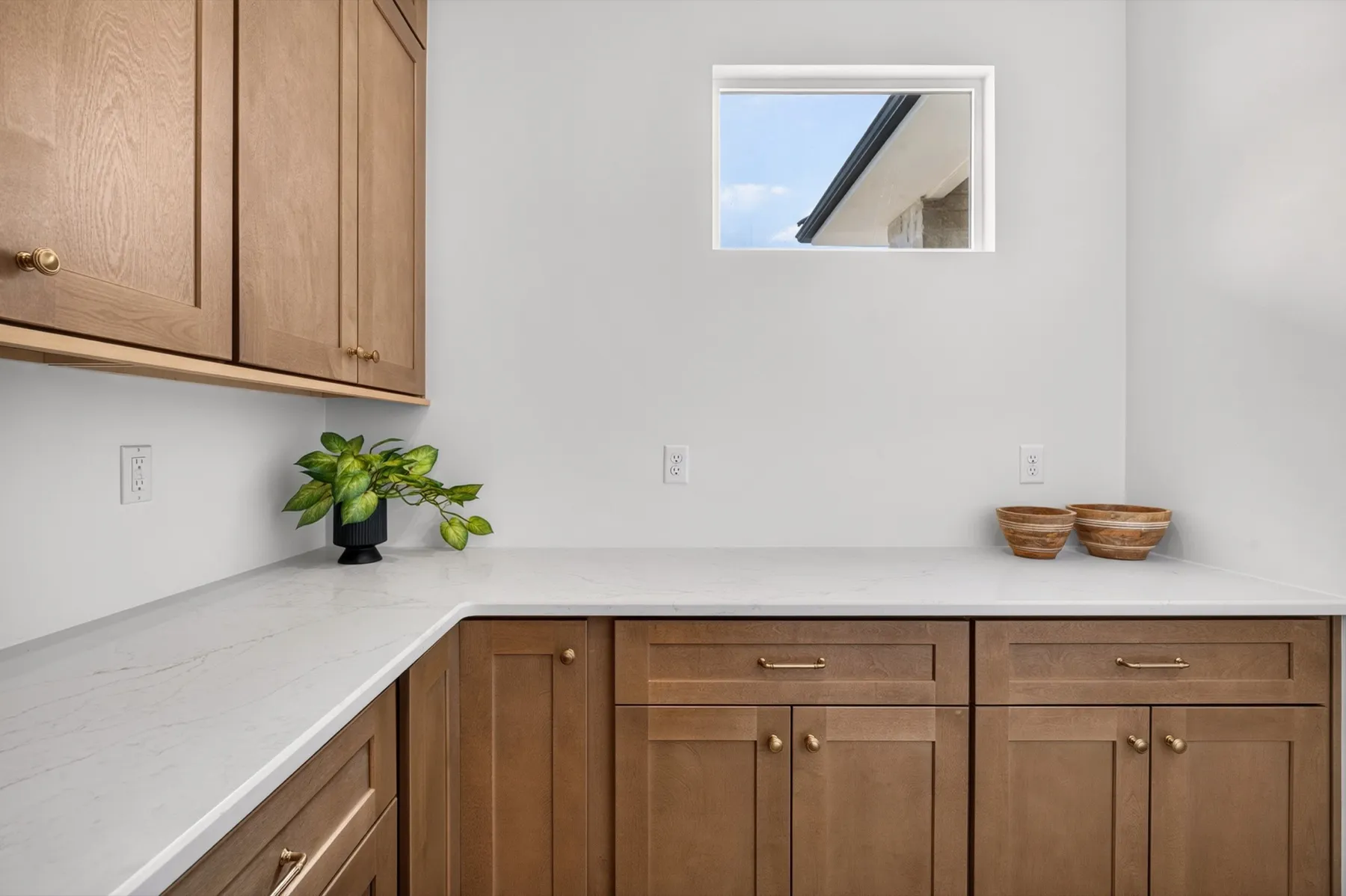 1927 Rimview Drive — interior photo 1 from our Genesis Lux Shaker install