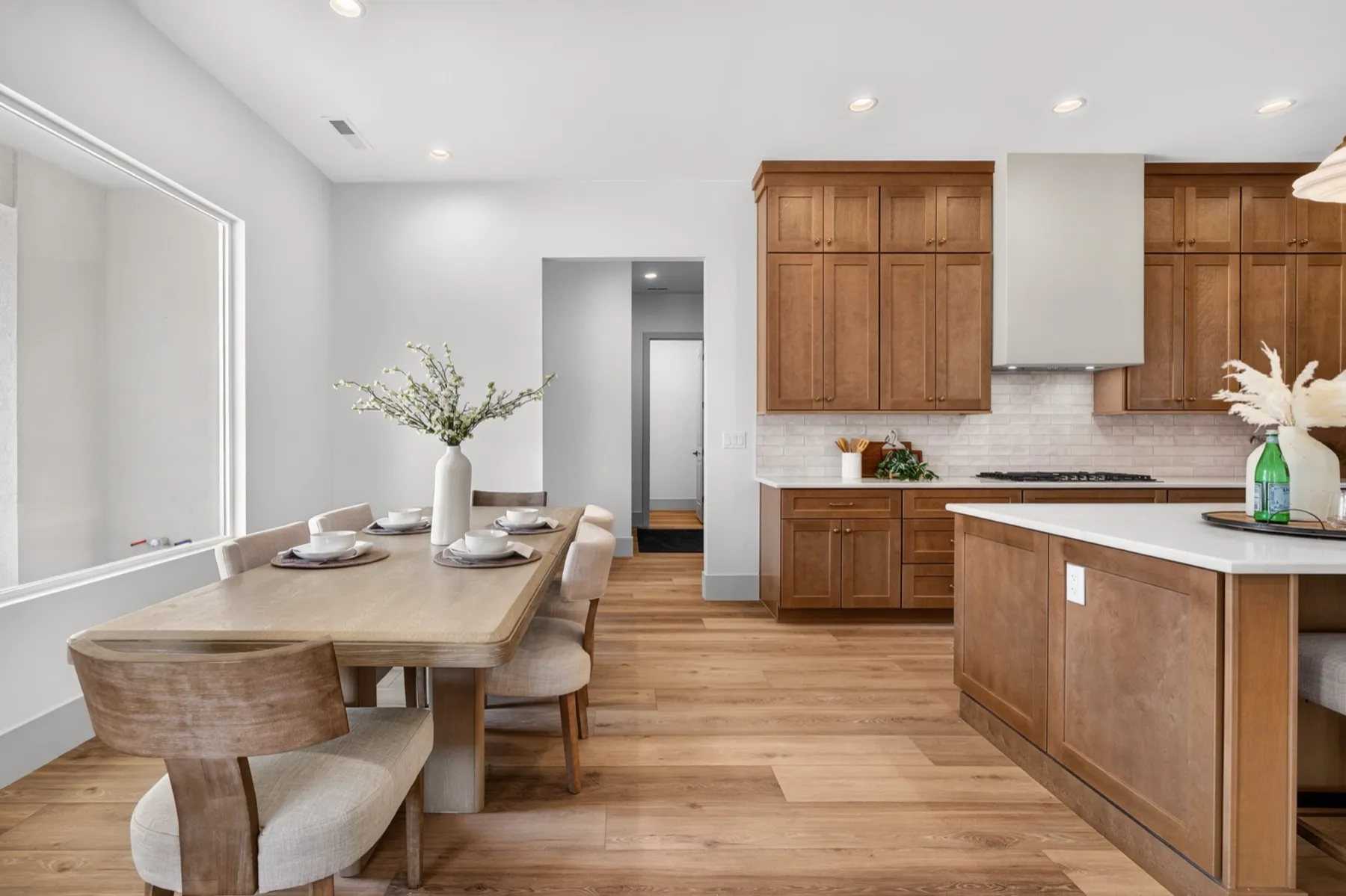 1927 Rimview Drive — interior photo 11 from our Genesis Lux Shaker install